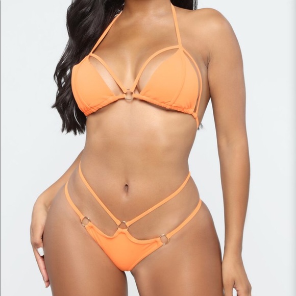 Bikini - Picture 1 of 2